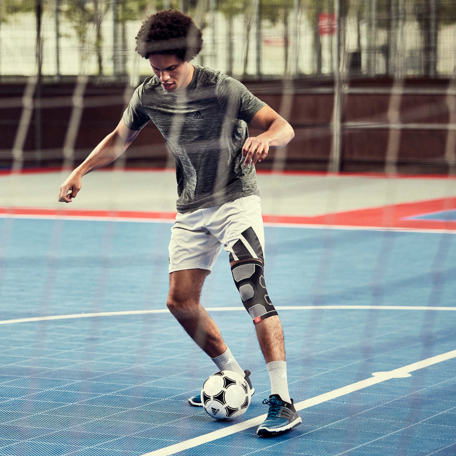 ADIDAS OPASKA STABILIZUJĄCA KOLANO L ADSU-12523BK