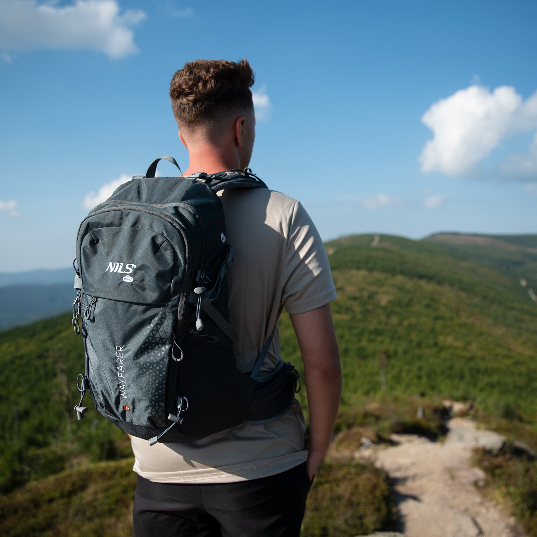 ŠEDÝ BATOH NILS WAYFARER 35L NC1925 CESTOVNÍ