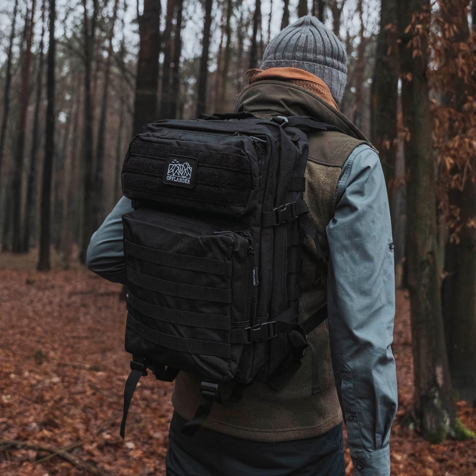 Turistický batoh Offlander Survival 43L, černý