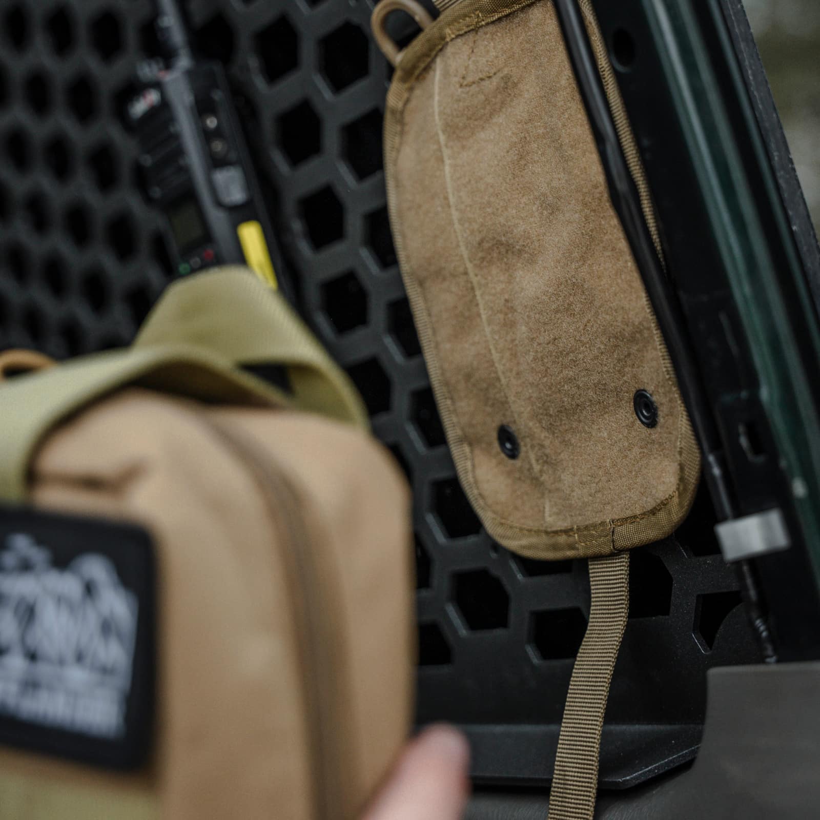 Taktická brašna Offlander MOLLE s velcro lékárničkou khaki
