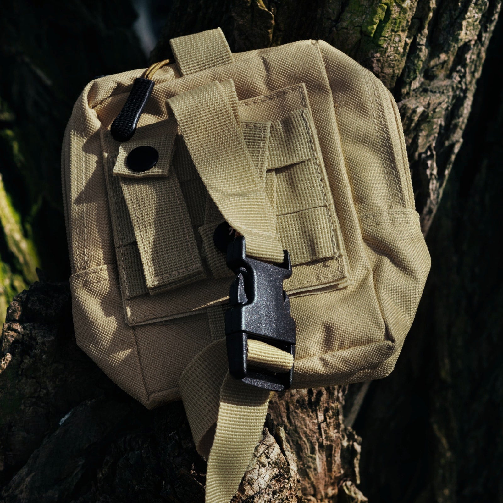 TAKTICKÁ TAŠKA OFFLANDER UNIVERZÁLNÍ MOLLE SE SUCHÝM ZIPEM KHAKI