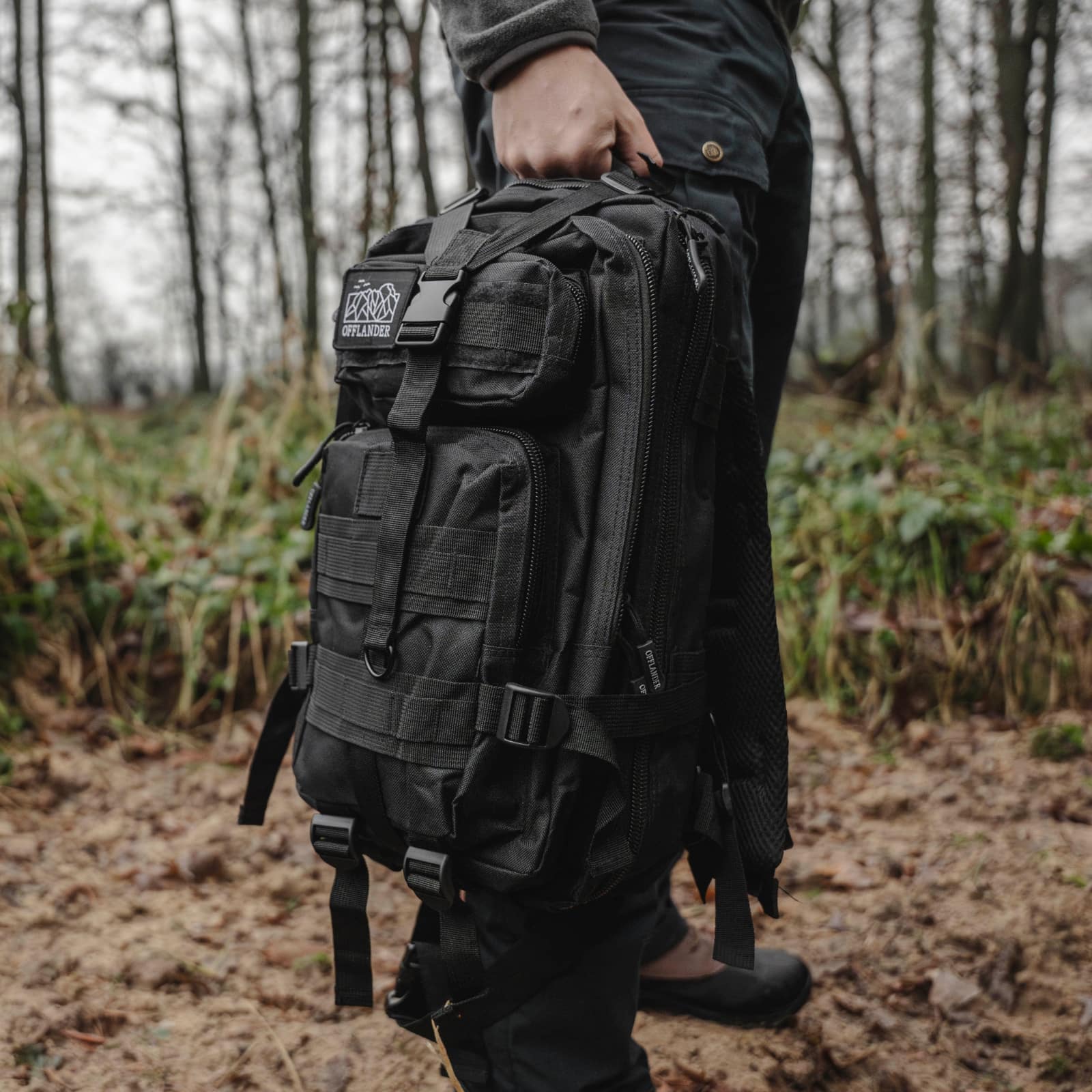 Turistický batoh Offlander Survival 25L, černý