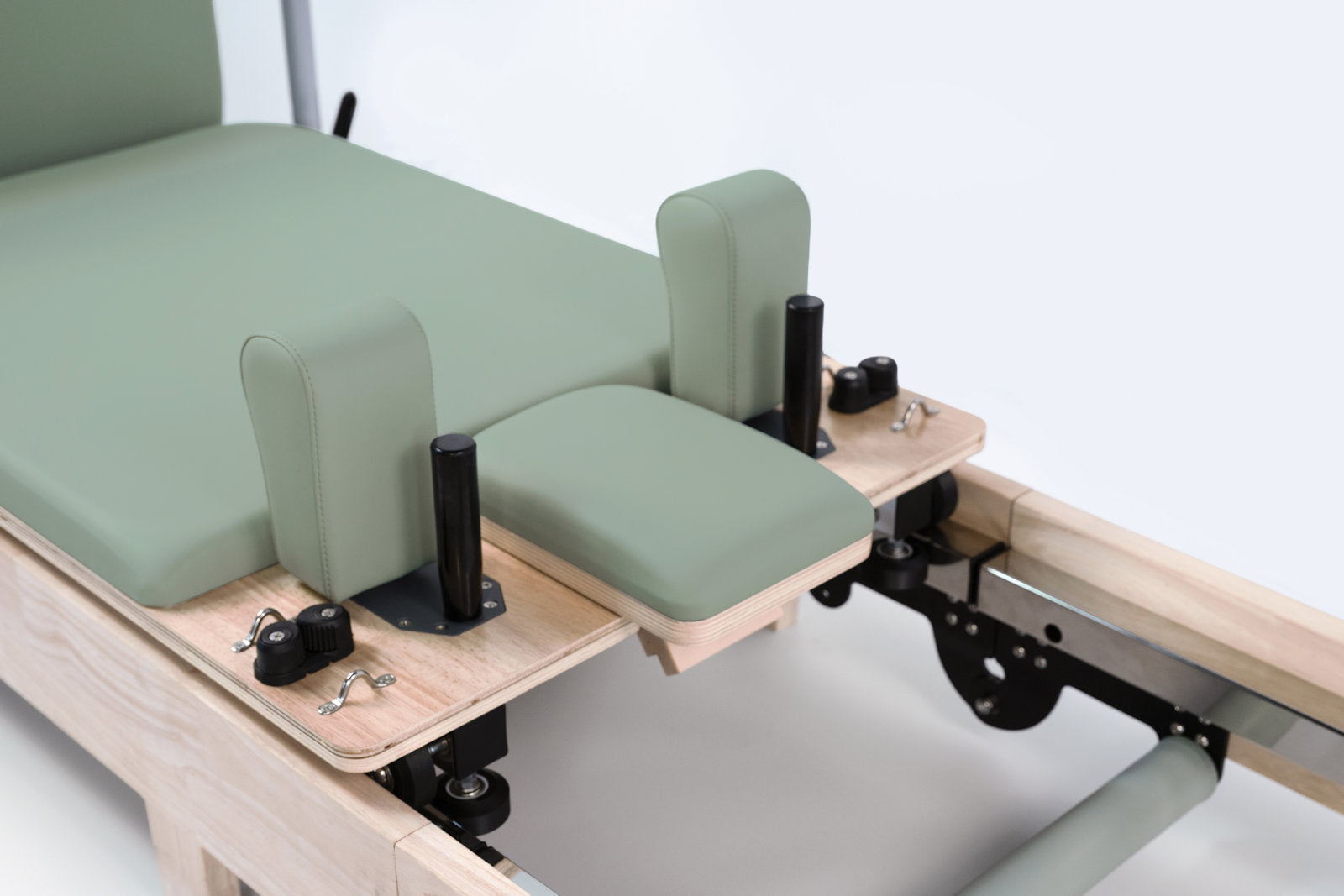 Toorx Liveness PTX3000 Reformer do pilatesu składany drewniany