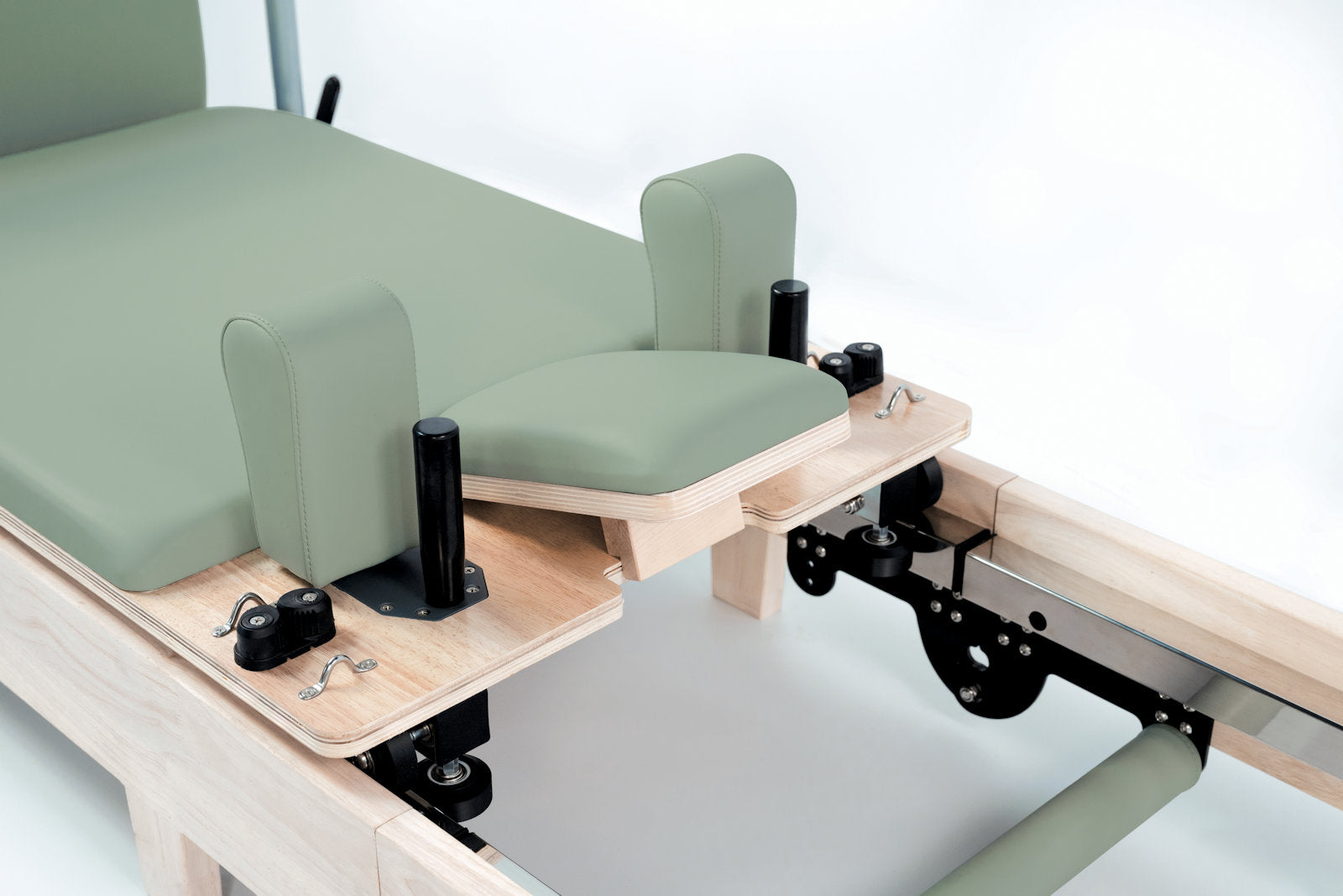 Toorx Liveness PTX3000 Reformer do pilatesu składany drewniany