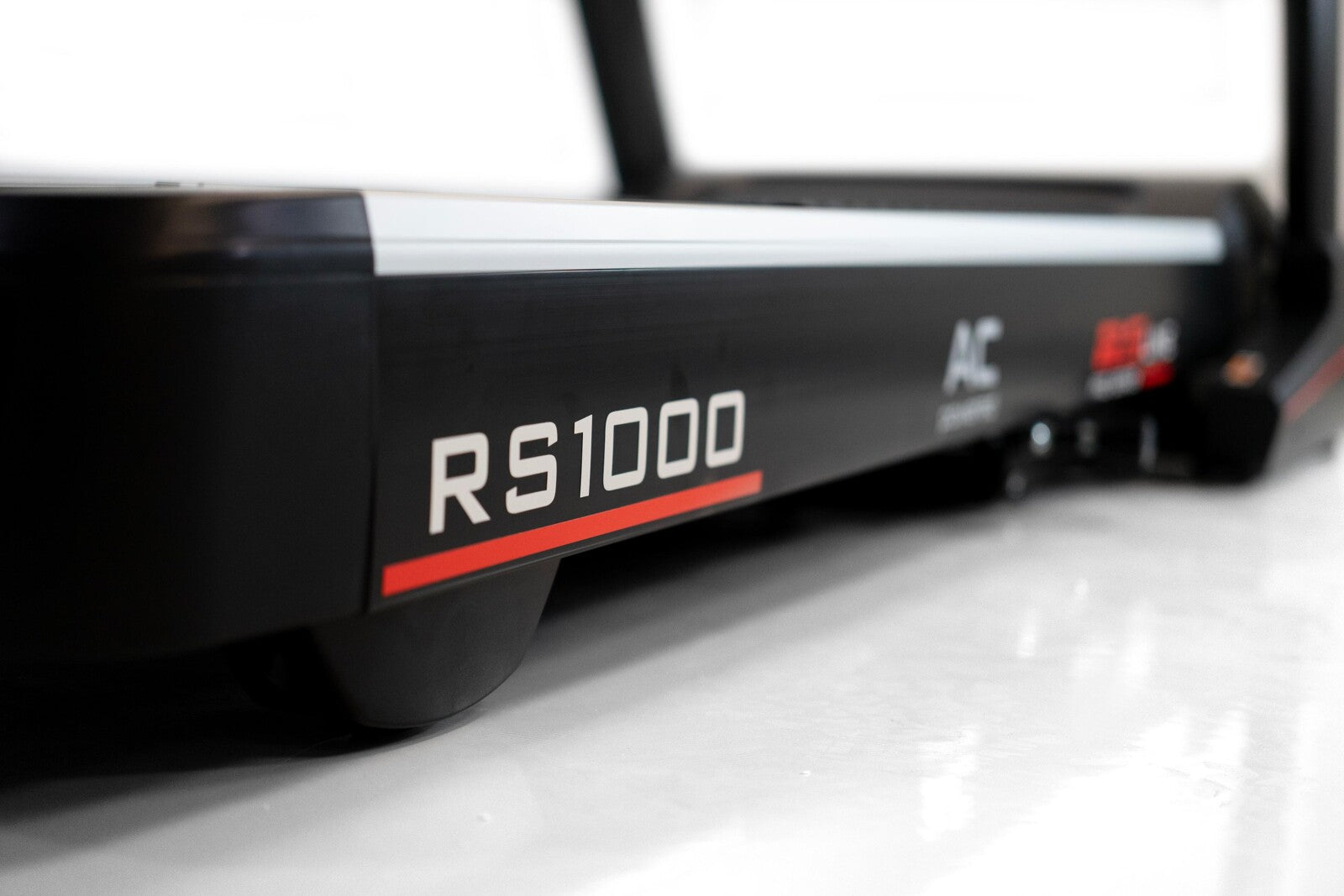 BH Fitness RS1000 AC TFT 16" Bieżnia z dotykowym wyświetlaczem