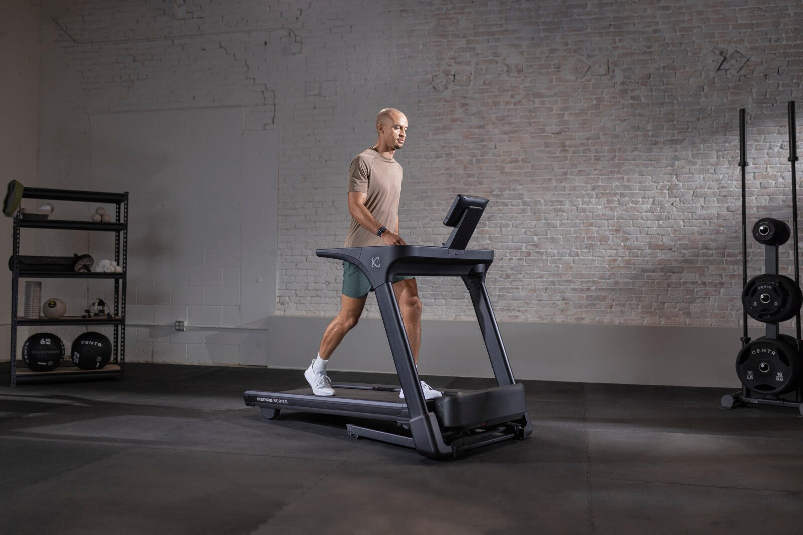 Inspire Fitness by Centr T4S TFT Bieżnia z wyświetlaczem dotykowym 10"