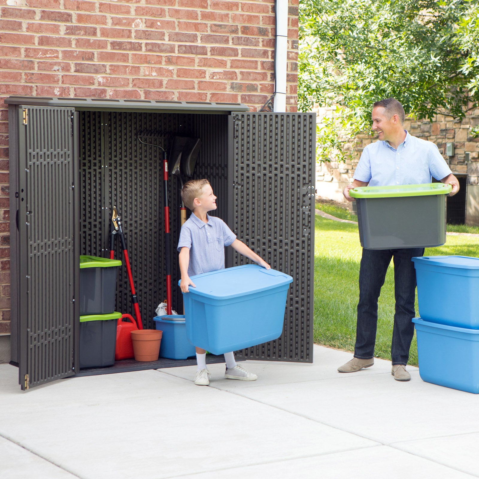 ZAHRADNÍ ŠATNÍ SKŘÍŇ LIFETIME PREMIUM 136x70 HNĚDÁ 60209