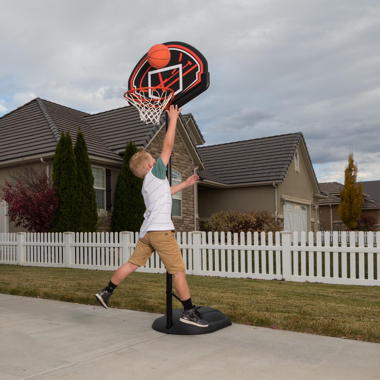 LIFETIME BASKETBALL STAND 32'' CHICAGO 90022