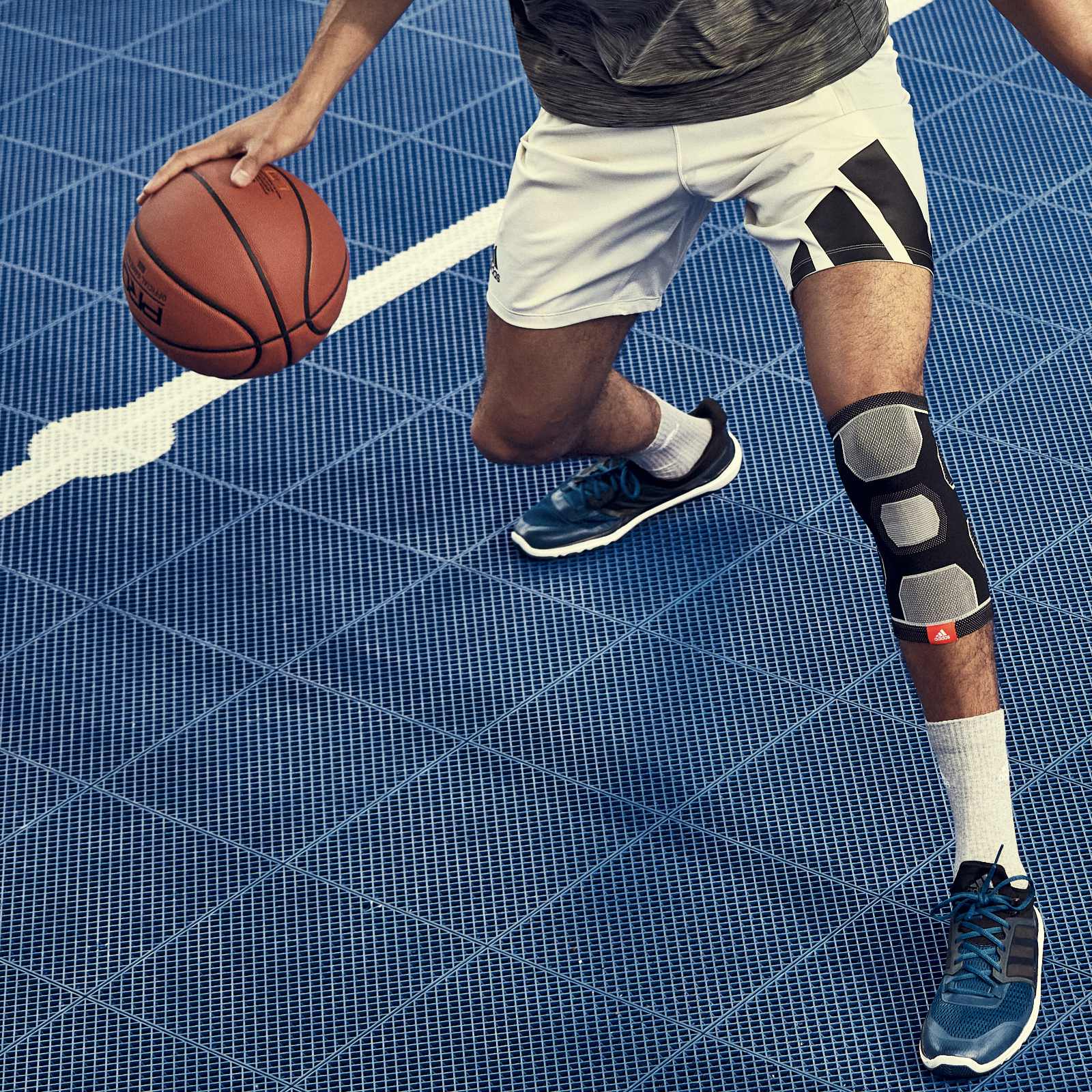 ADIDAS OPASKA STABILIZUJĄCA KOLANO XL ADSU-12524BK