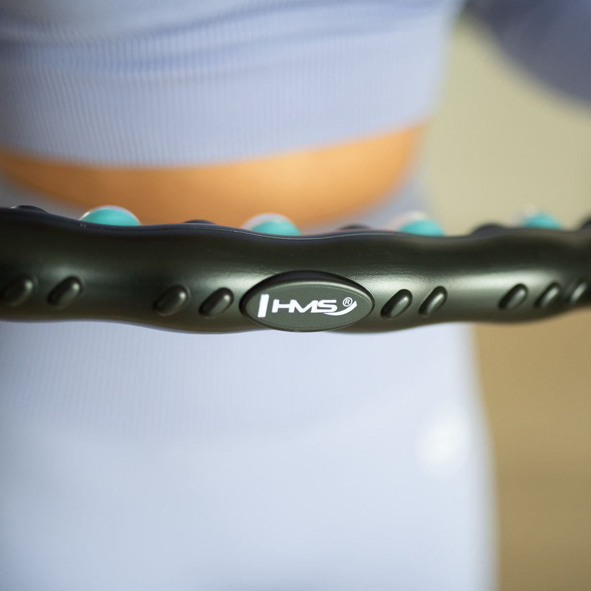 HMS HHP006 BLACK-BLUE Hula Hop masujący z magnesami 98 cm