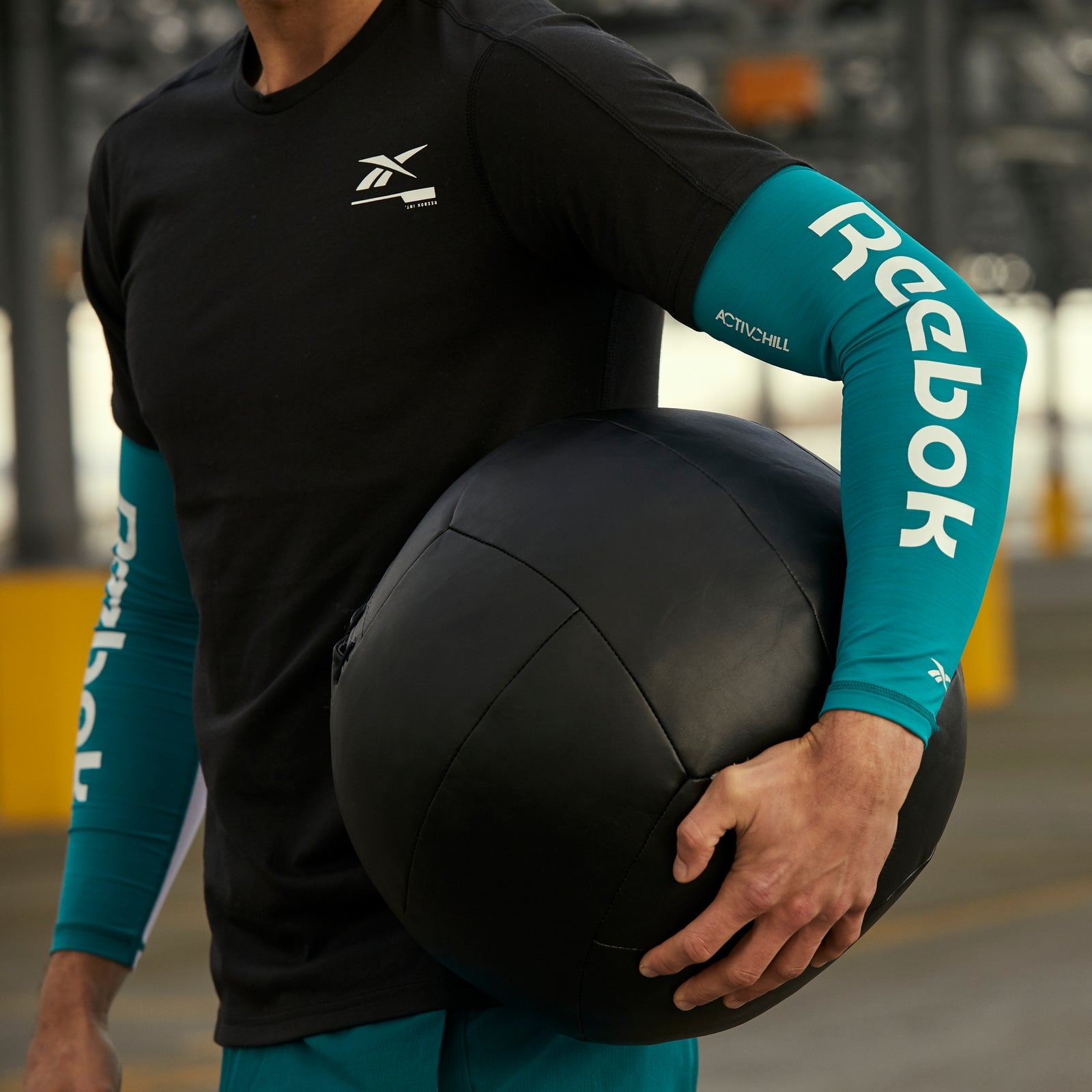 REEBOK ACTIVCHILL COMPRESSION SLEEVES M MARINE RASL-13024GN