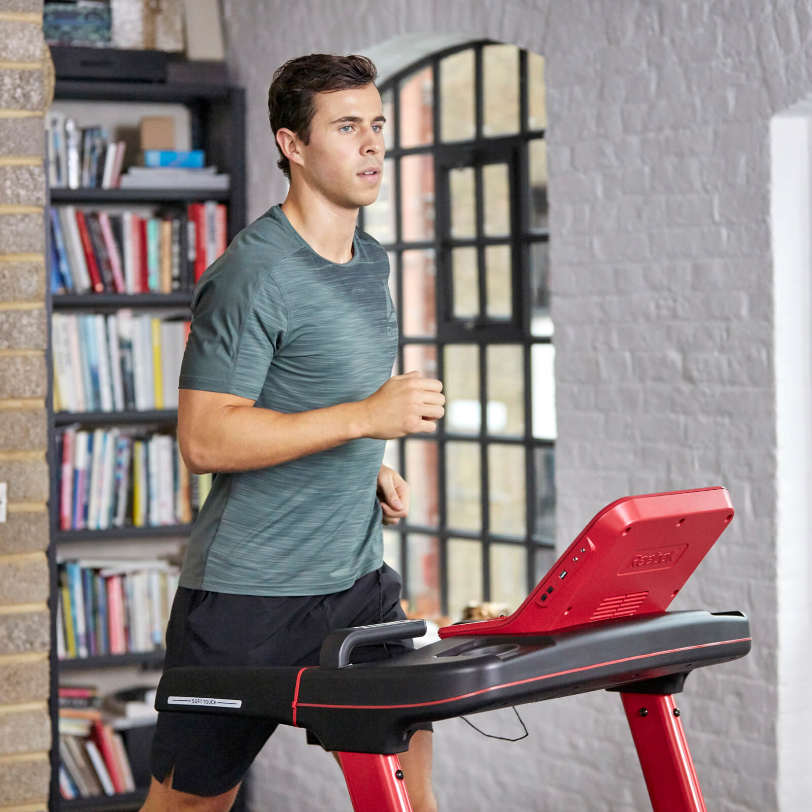 Elektrický běžecký pás Reebok JET 200+