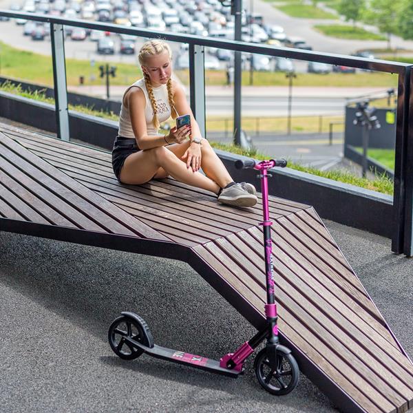 HM205 PINK SCOOTER NILS EXTREME