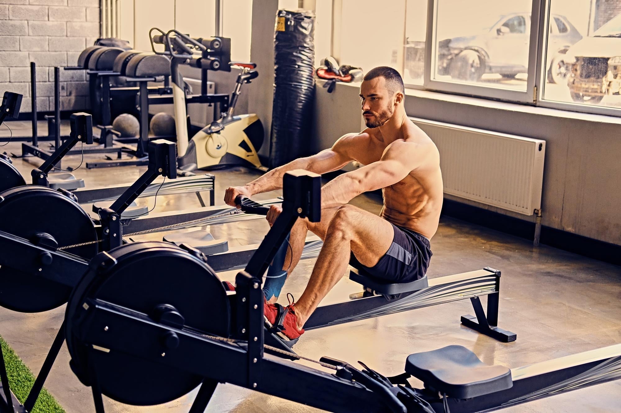 Wioślarz czy rower spinningowy – który trening spali więcej kalorii?