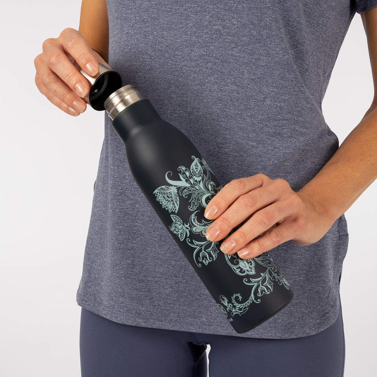 GAIAM BUTELKA EASY-GRIP SPRING PAISLEY 740ML 62737