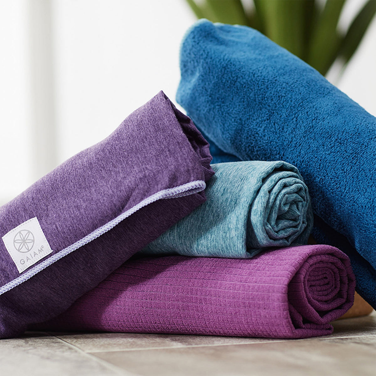 GAIAM RĘCZNIK DO RĄK FROST GREY/FUCHSIA RED 61813
