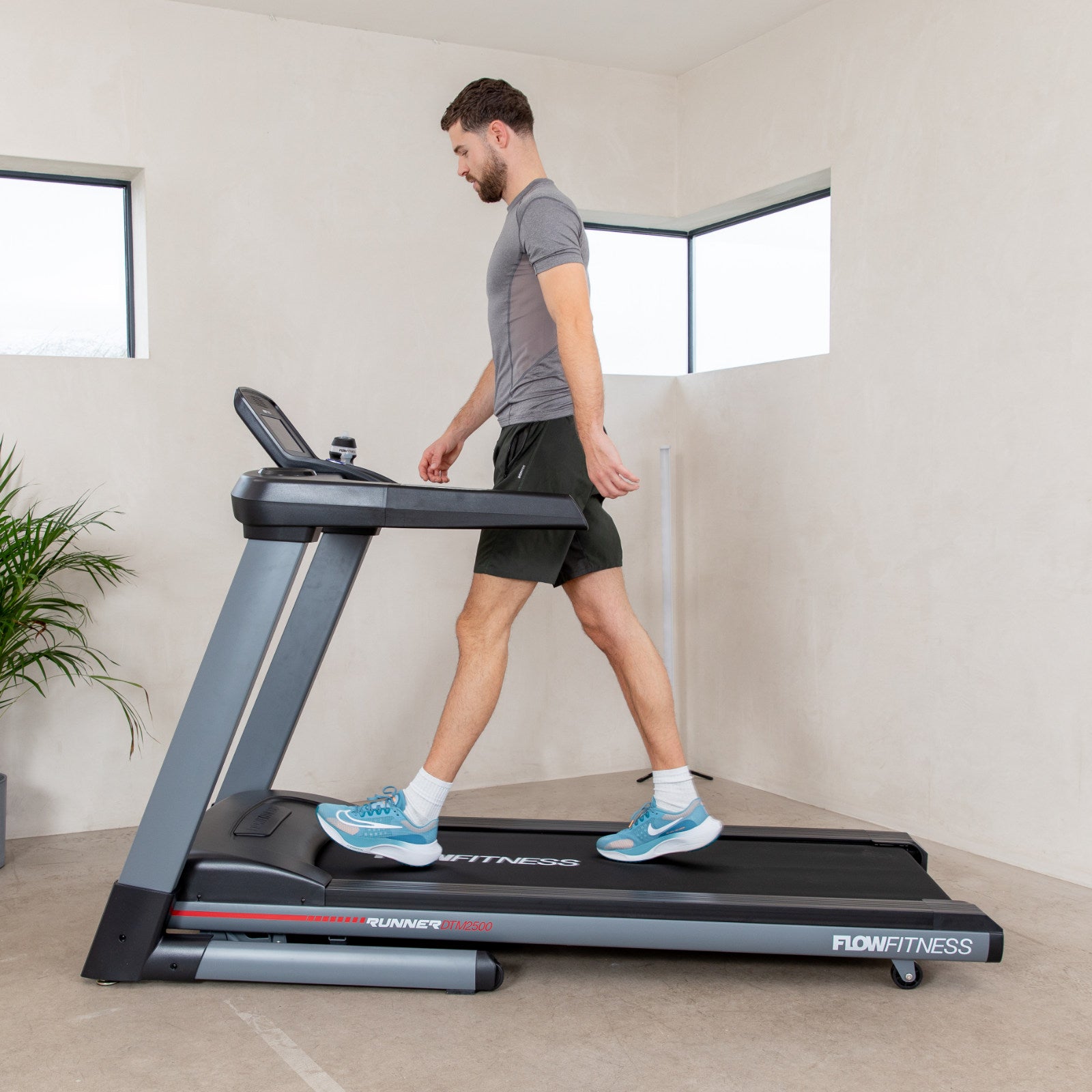 Flow Fitness Runner DTM2500 Bieżnia elektryczna
