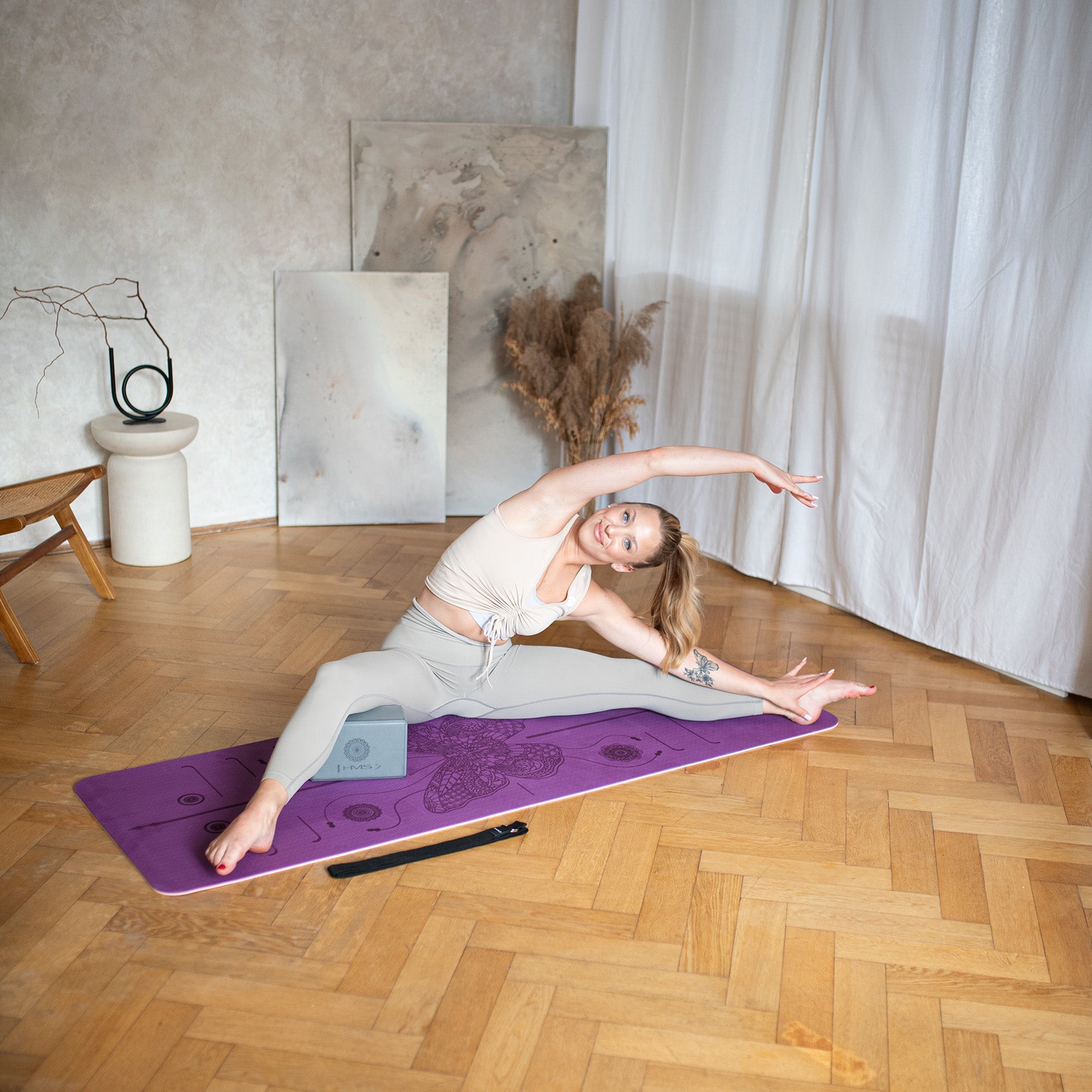 HMS KJ02 Gray Yoga Cube