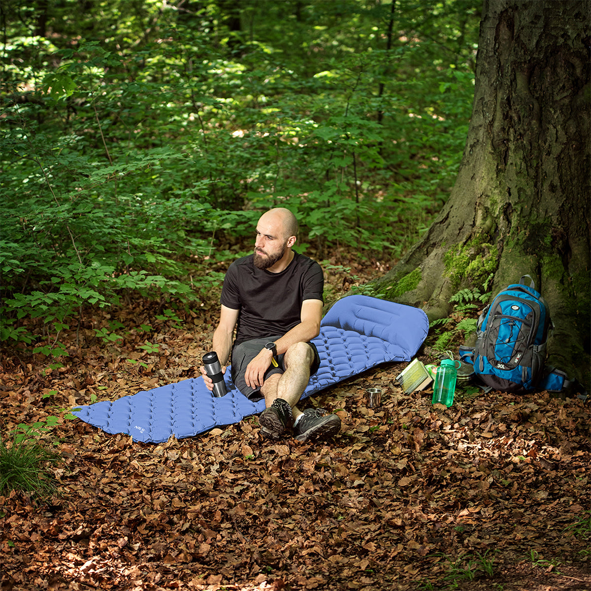 NC4006 JASONIEBIESKA MATA TURYSTYCZNA Z POMPKĄ NILS CAMP