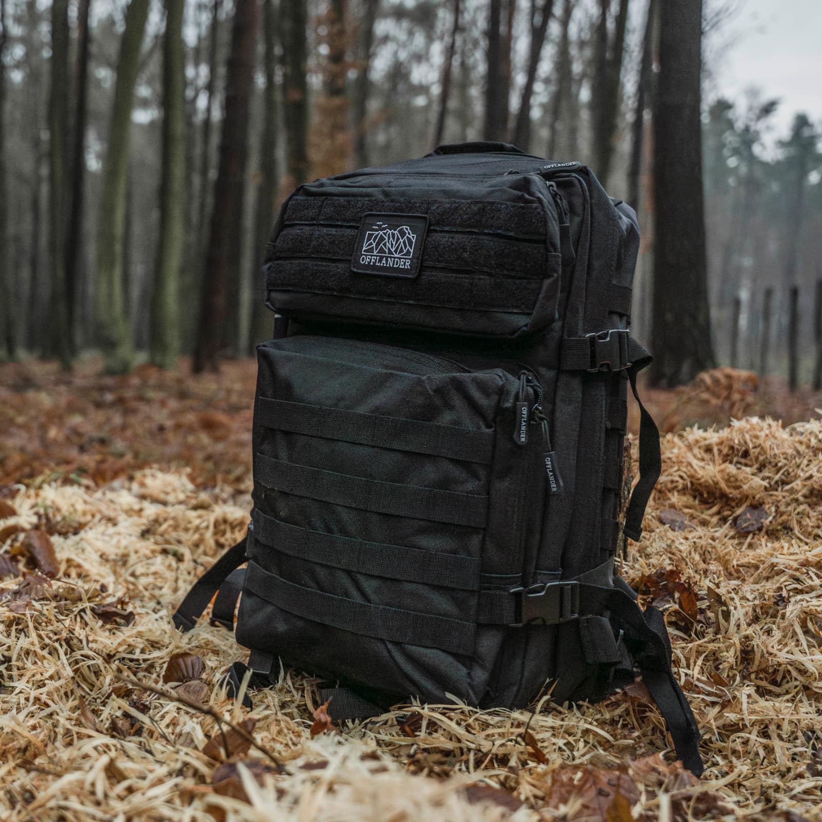 Turistický batoh Offlander Survival 43L, černý