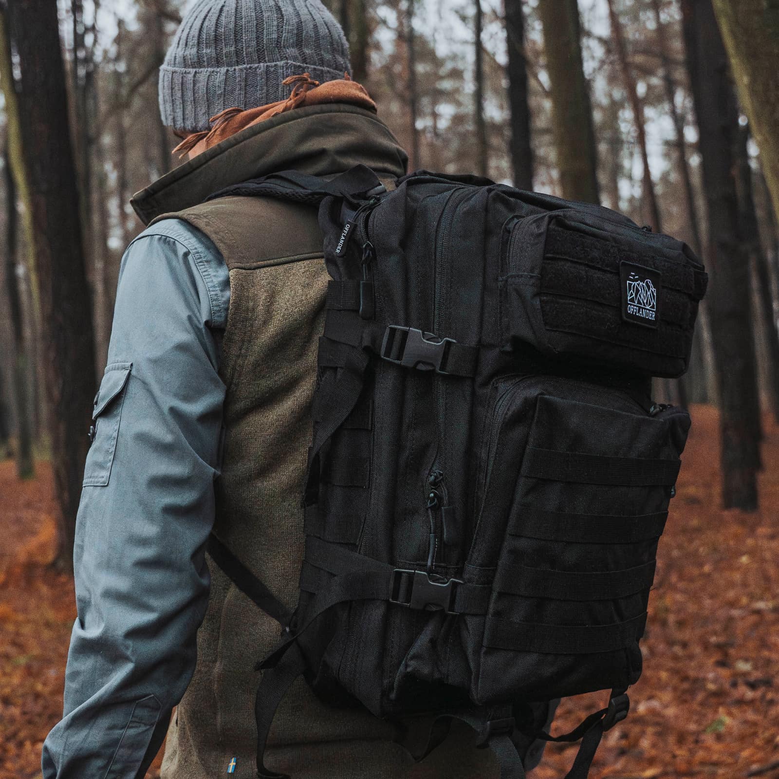 Turistický batoh Offlander Survival 43L, černý