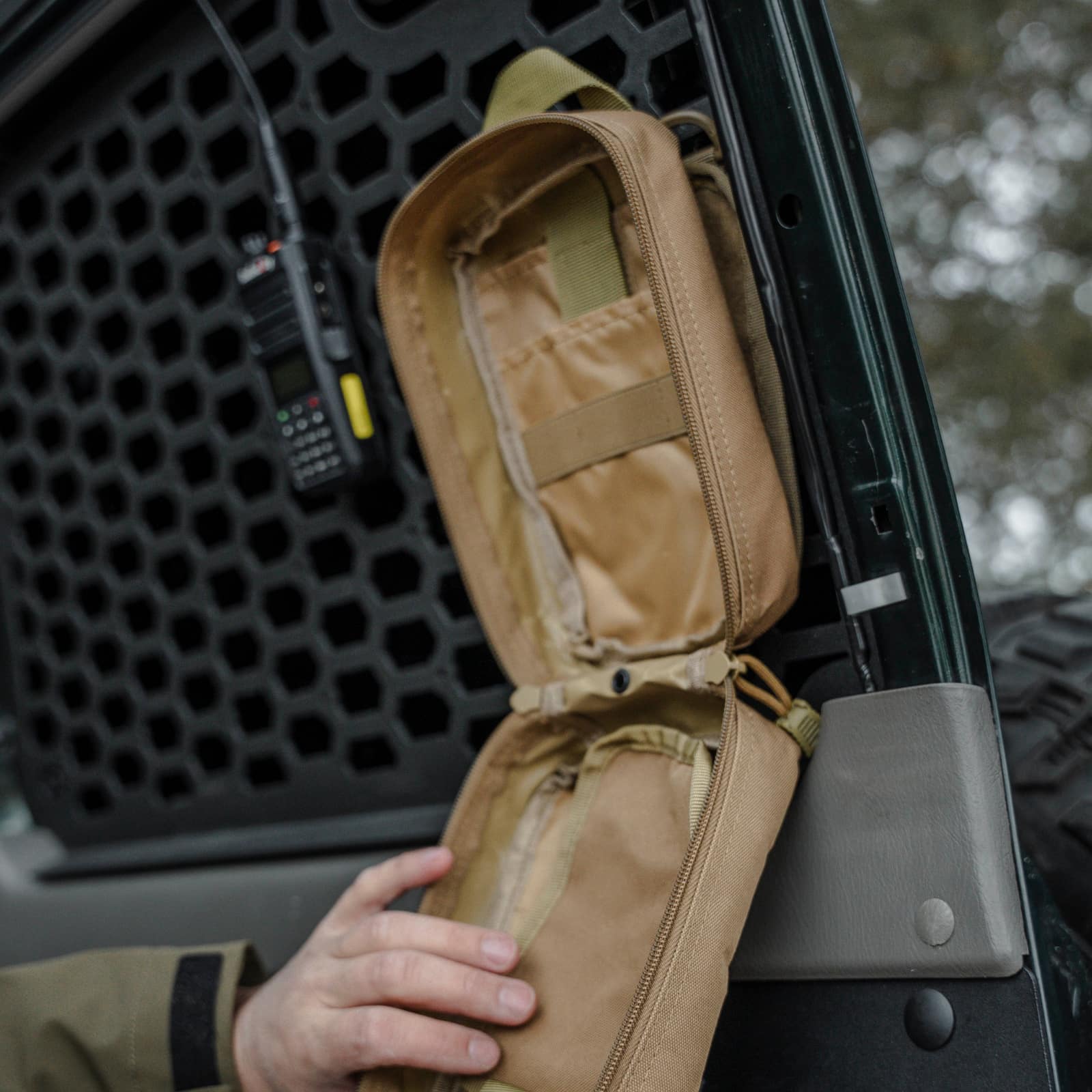 Taktická brašna Offlander MOLLE s velcro lékárničkou khaki 
