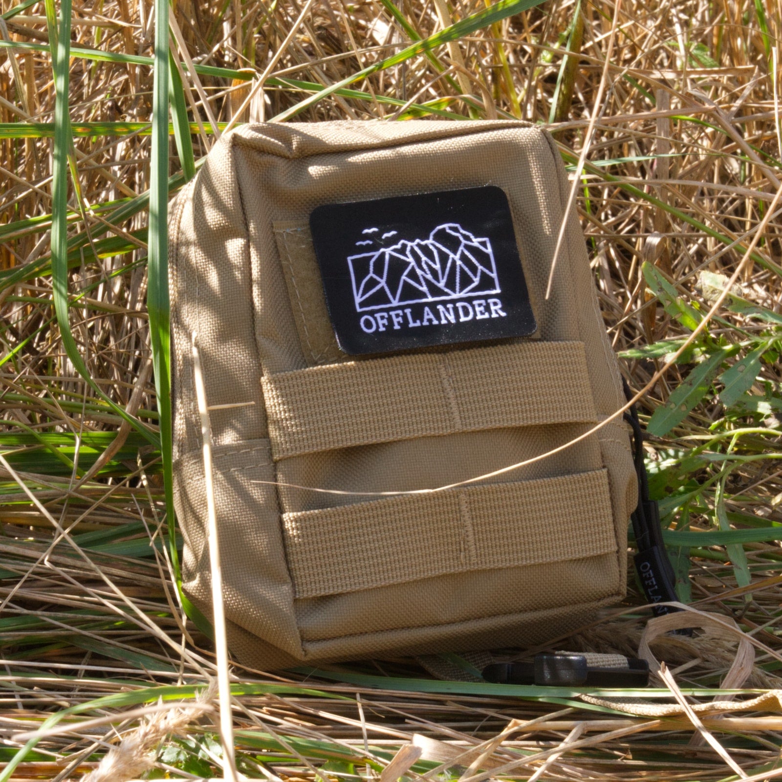 TAKTICKÁ TAŠKA OFFLANDER UNIVERZÁLNÍ MOLLE SE SUCHÝM ZIPEM KHAKI