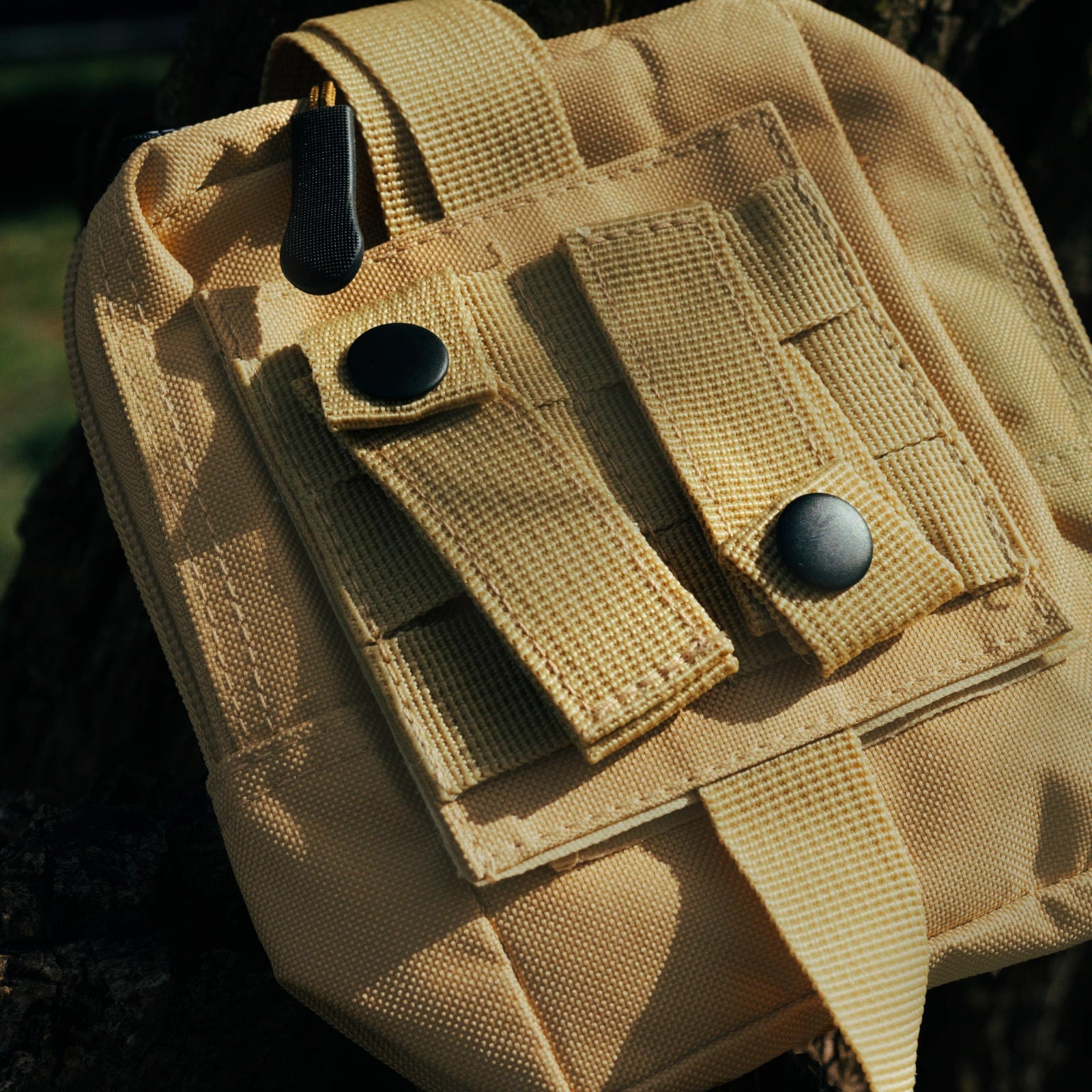 TAKTICKÁ TAŠKA OFFLANDER UNIVERZÁLNÍ MOLLE SE SUCHÝM ZIPEM KHAKI