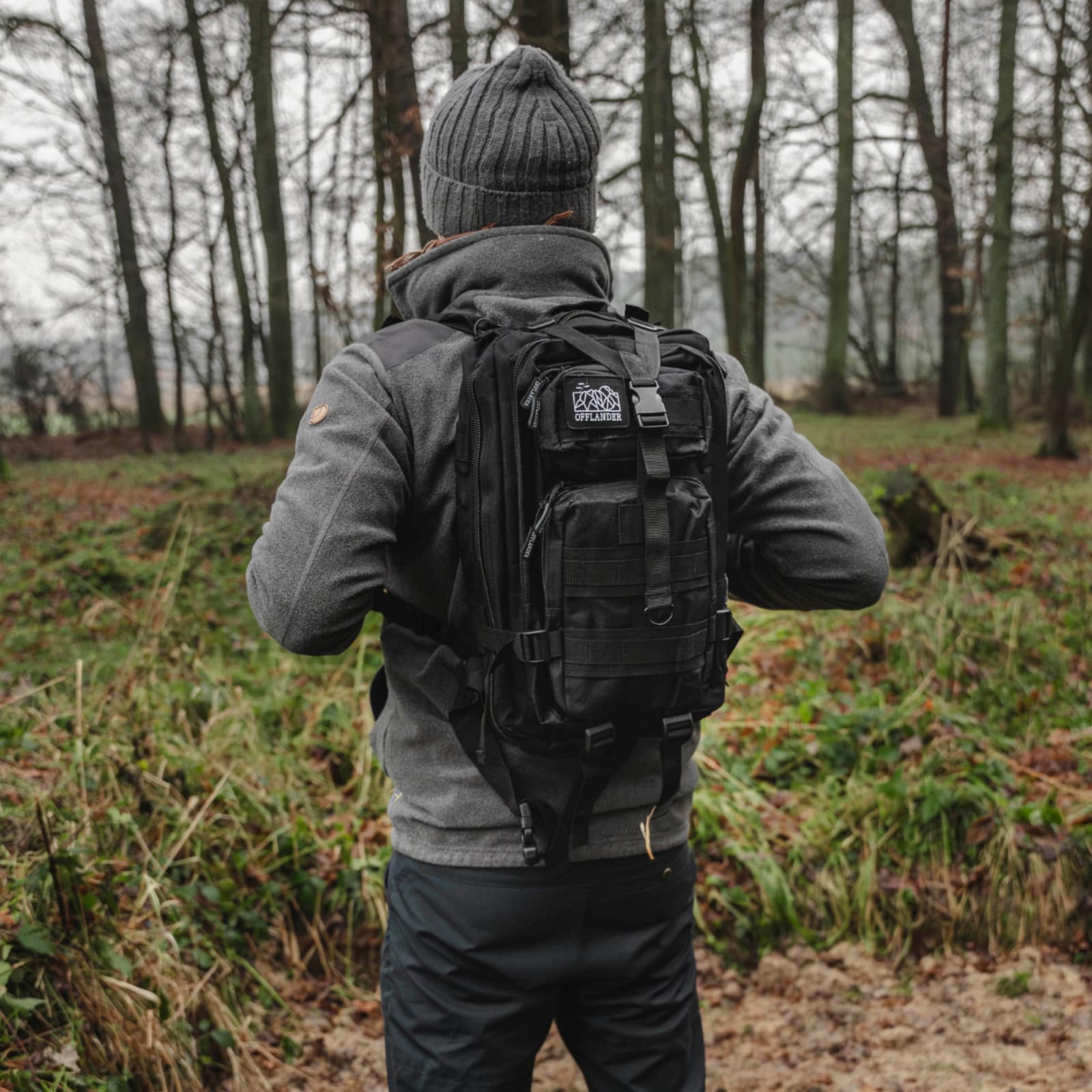 Turistický batoh Offlander Survival 25L, černý