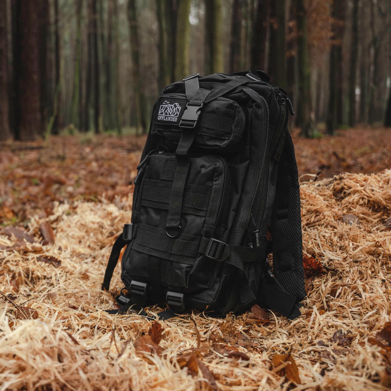 Turistický batoh Offlander Survival 25L, černý