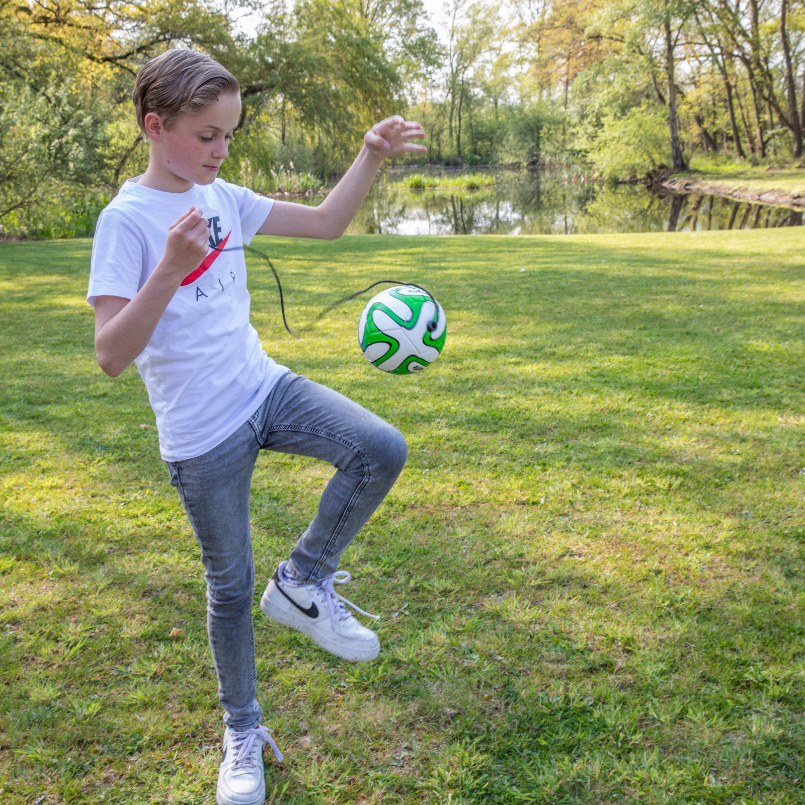 VIRTUFIT TRENAŻER PIŁKI NOŻNEJ - PIŁKA Z LINKĄ