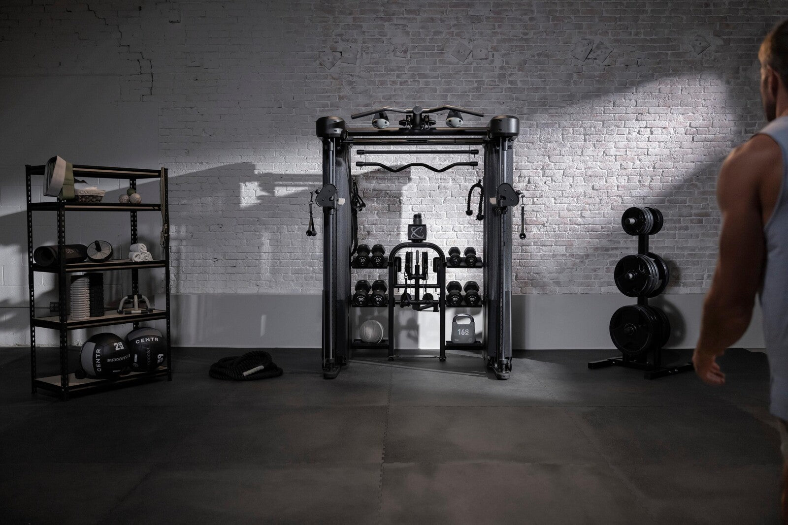 Inspire Fitness by Centr FT2 PRO (Base Unit) Brama funkcjonalna z Maszyną Smitha i podwójnymi stosami