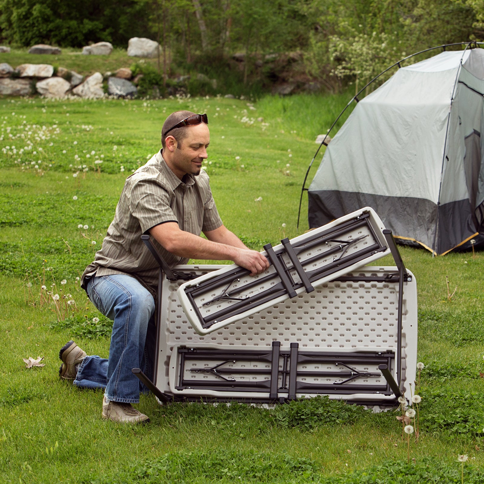 LIFETIME ZESTAW OGRODOWY STÓŁ I DWIE ŁAWKI (MIGDAŁOWY) 106 CM 80352