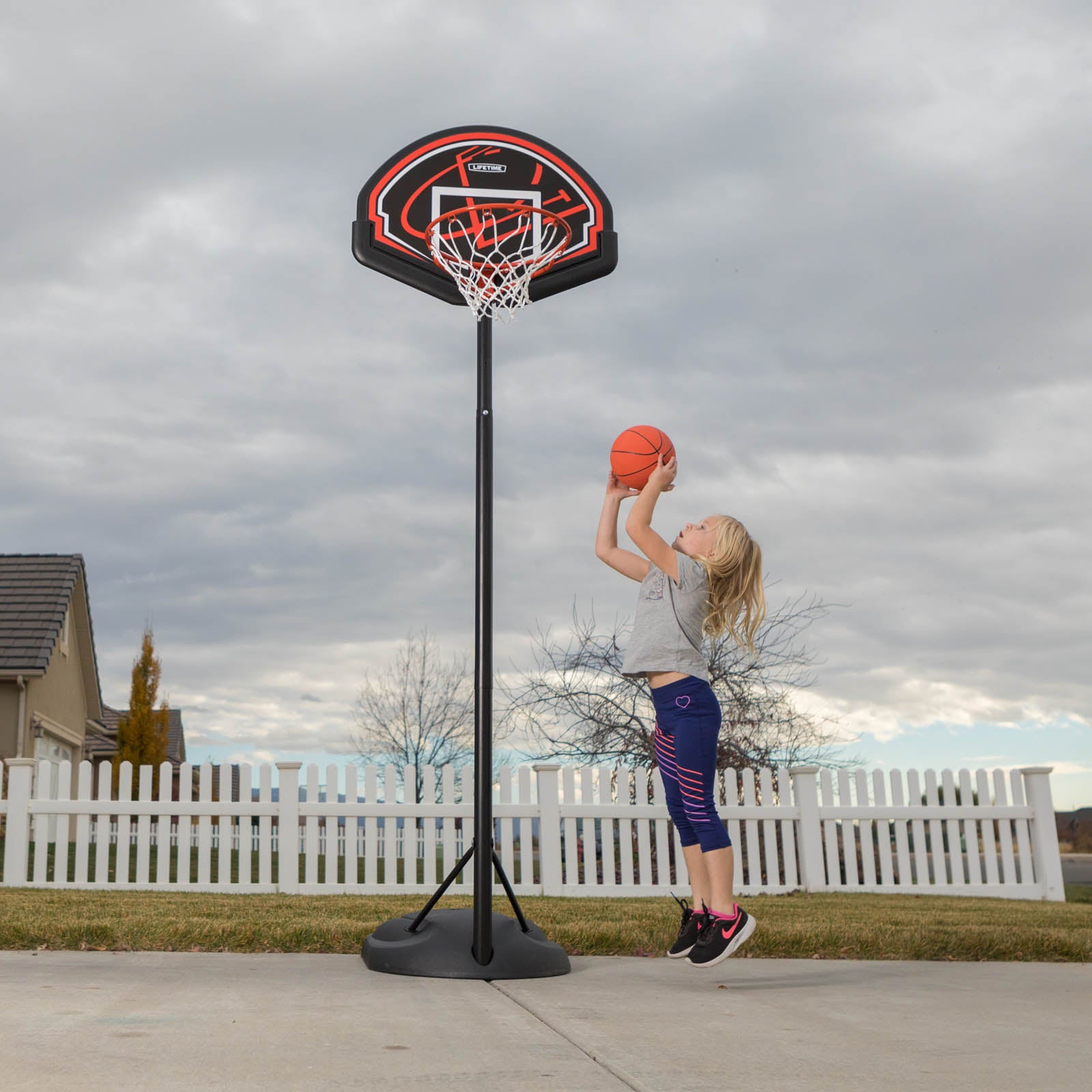 LIFETIME BASKETBALL STAND 32'' CHICAGO 90022