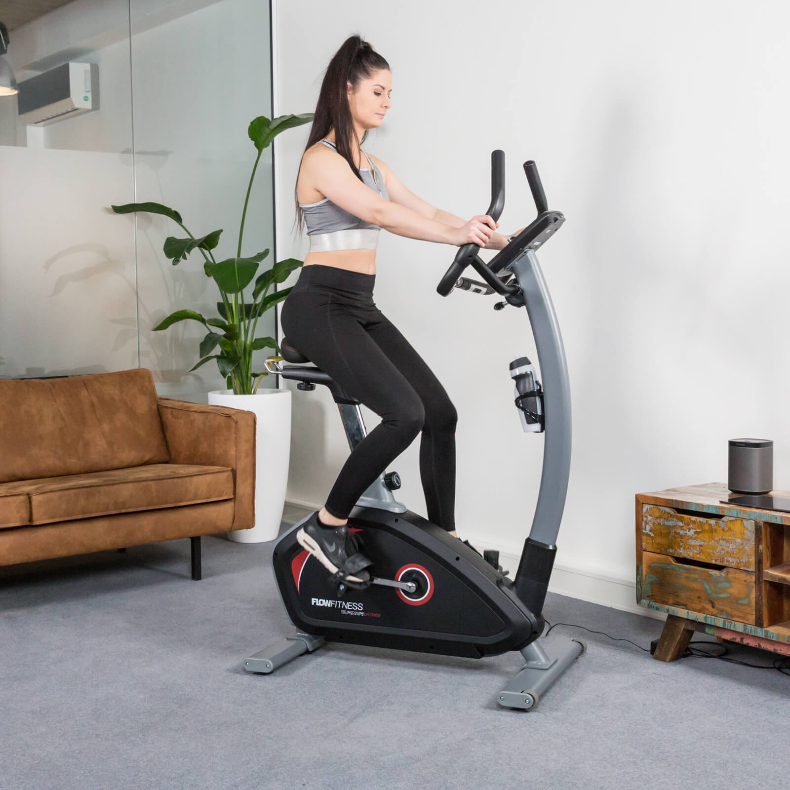 Flow Fitness Turner DHT2000i programmed bike