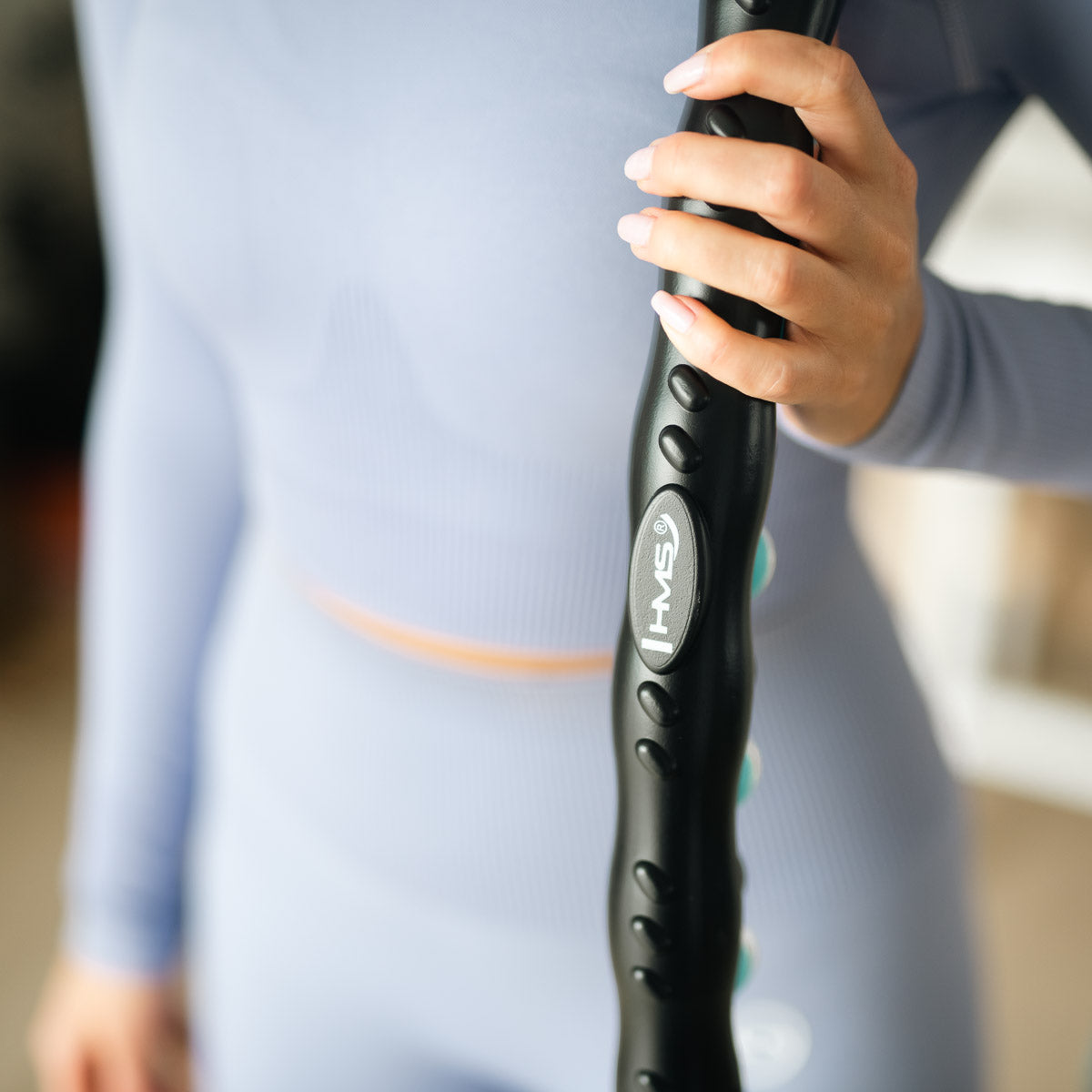 HMS HHP006 BLACK-BLUE Hula Hop masujący z magnesami 98 cm