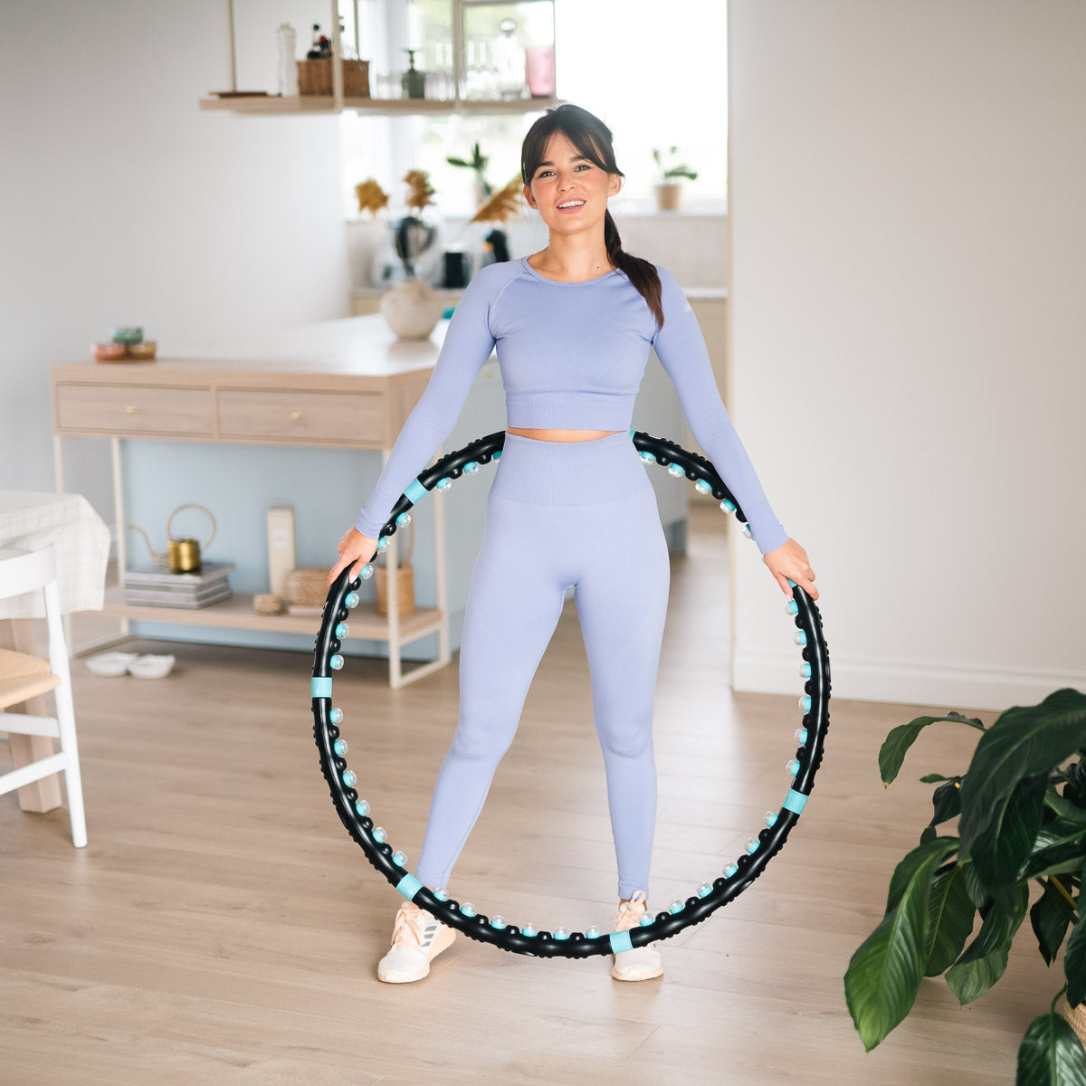 HMS HHP006 BLACK-BLUE Hula Hop masujący z magnesami 98 cm