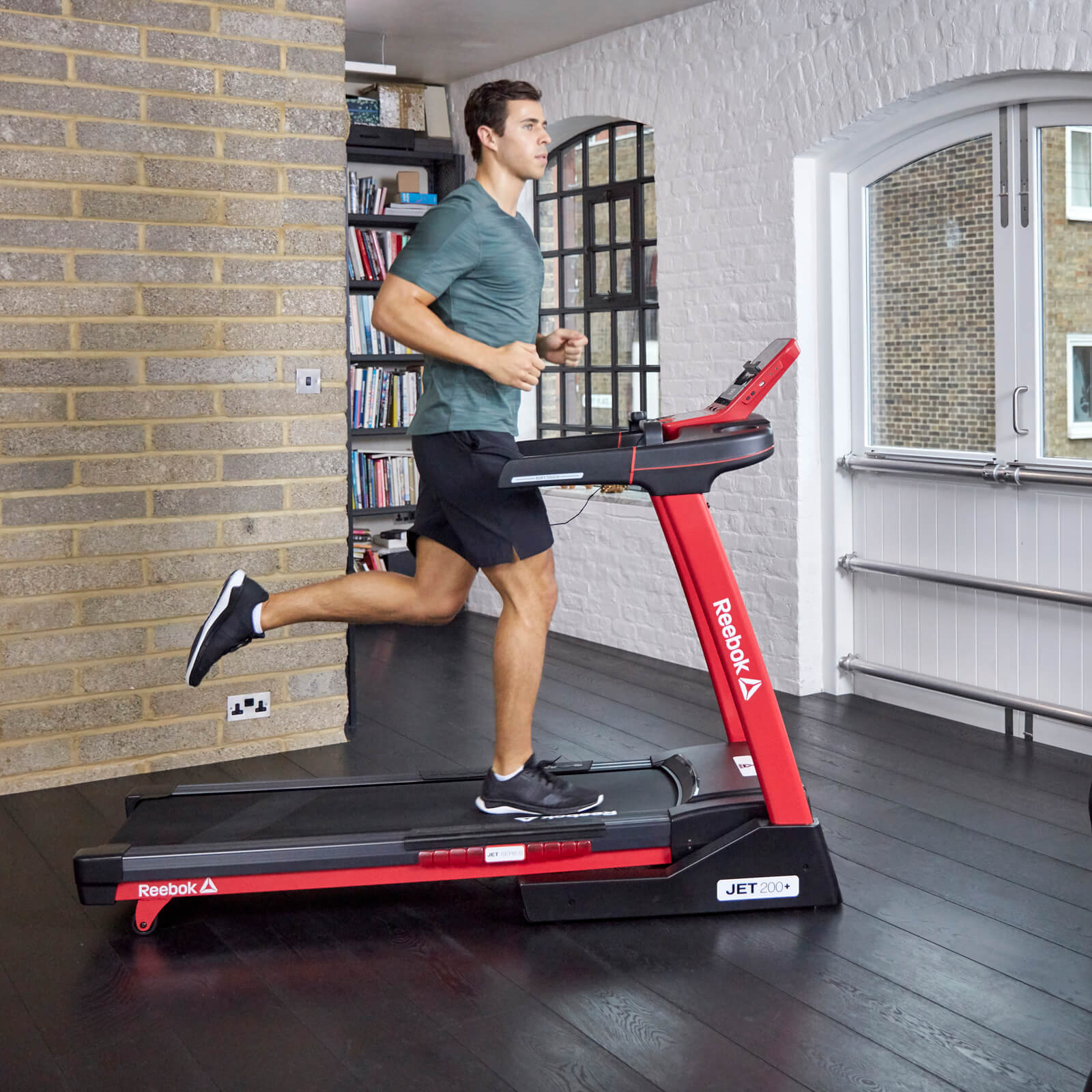 Elektrický běžecký pás Reebok JET 200+