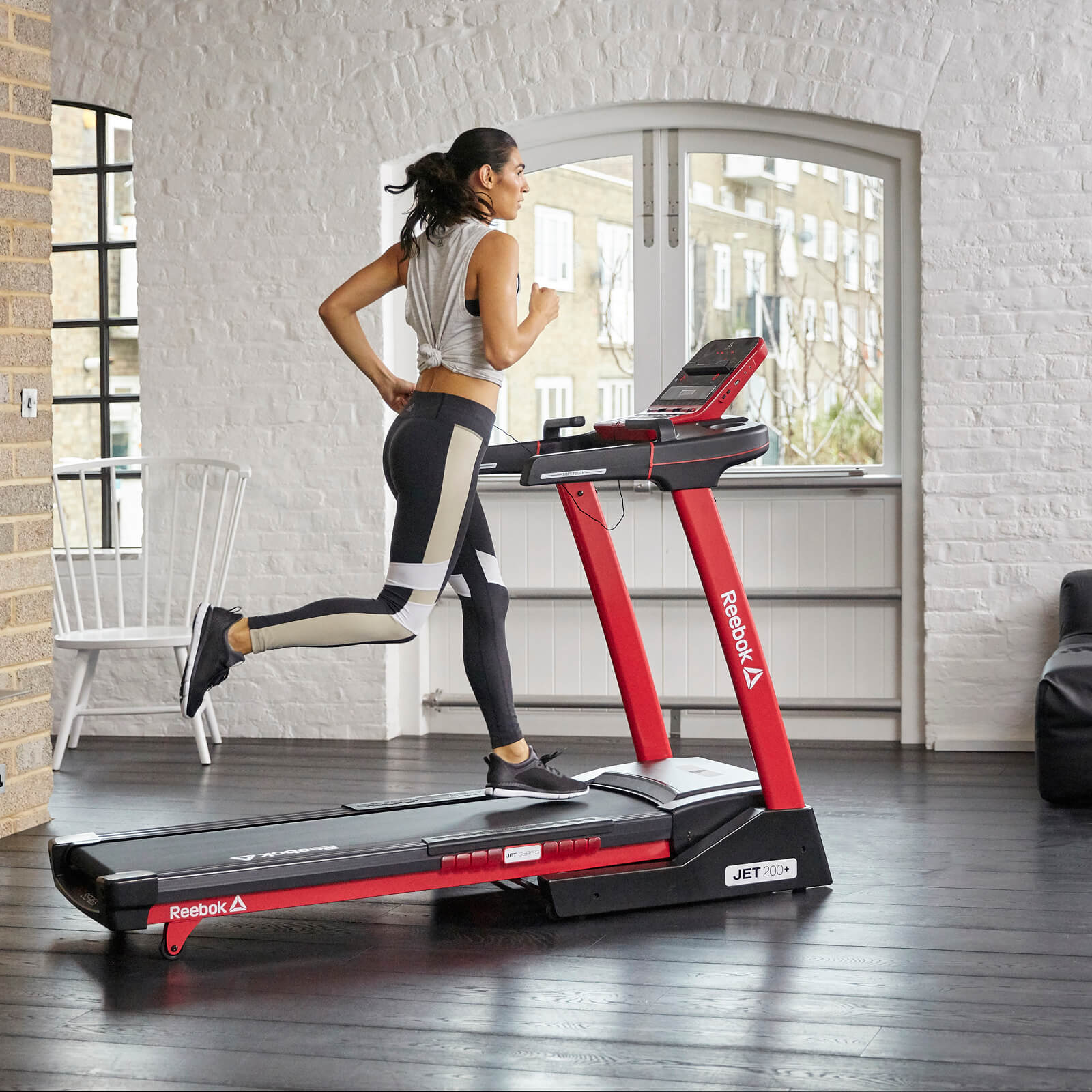 Elektrický běžecký pás Reebok JET 200+