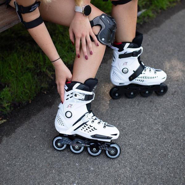 NA20001 WHITE SIZE 39 NILS EXTREME SLALOM SKATES