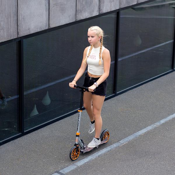 HM203 SILVER-ORANGE SCOOTER NILS EXTREME