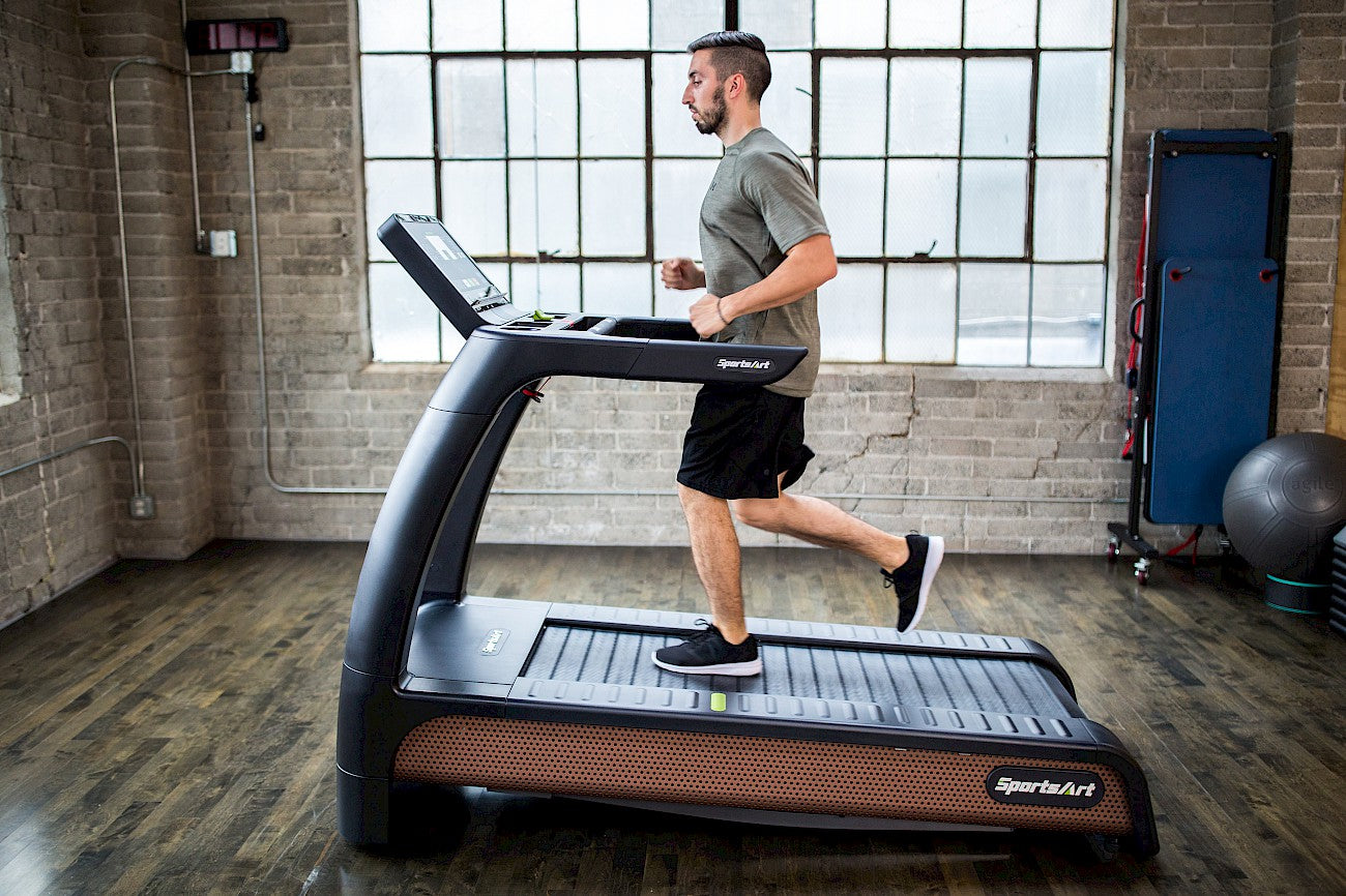 Bezmotorový běžecký pás SportsArt N685