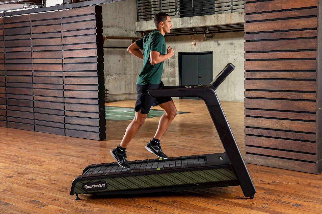 Běžecký pás SportsArt G660 ECO-POWR™