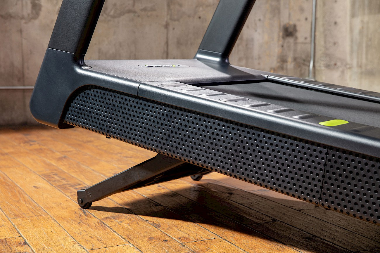 Běžecký pás SportsArt ELITE T674 LED DISPLAY